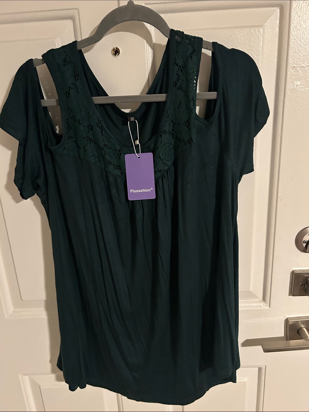 Plussashion  Lace Yoke Short Sleeve Top in Deep Green